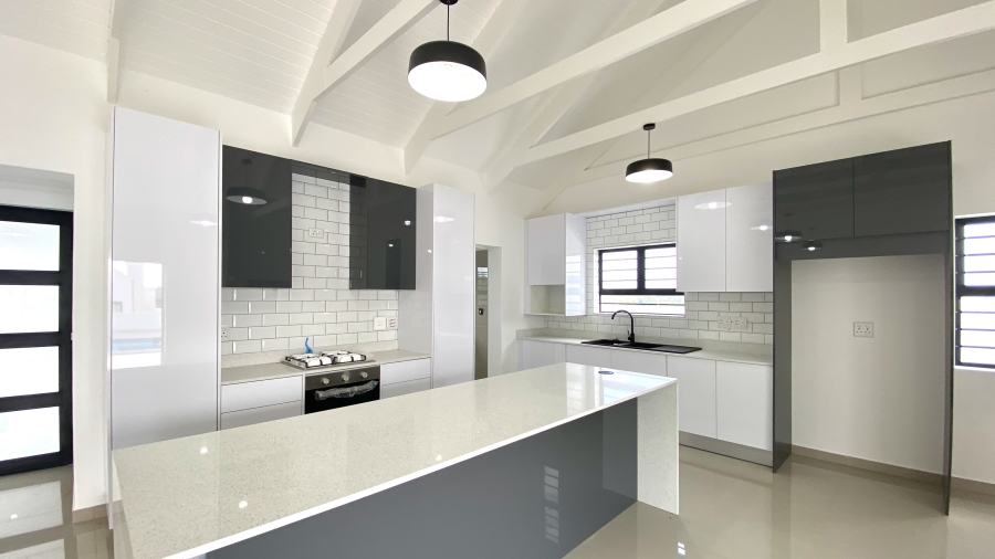 4 Bedroom Property for Sale in Britannia Bay Western Cape